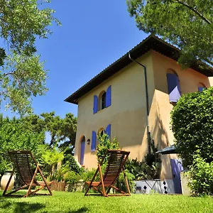 Couette-café Le Mazet Des Mûres, Grimaud